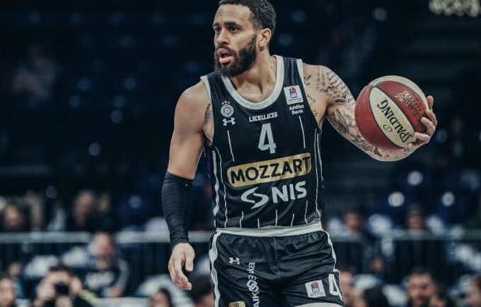 D.Washingtonas buvo sunkiai sulaikomas