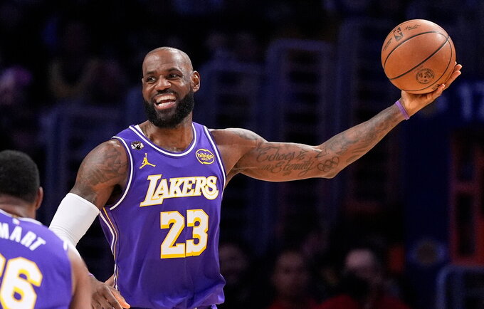 LeBronas toliau ryškiai įrašinėja savo vardą į lygos metraščius (Scanpix nuotr.)