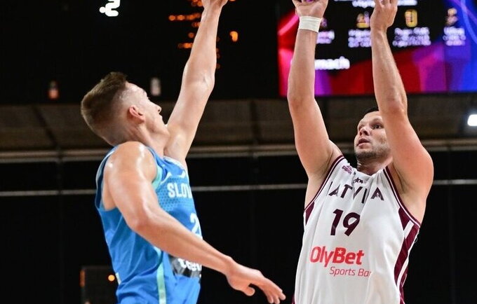 R.Lomažas pergalės nenukalė