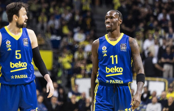 N.Hayesas-Davisas buvo sunkiai sulaikomas (Euroleague.net)