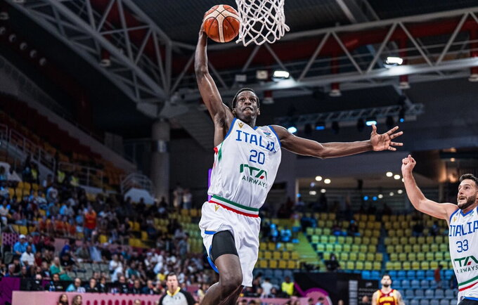 S.Niangas patempė čiurną (FIBA Europe nuotr.)