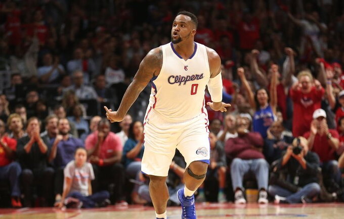 NBA nubaudė G.Davisą (AFP-Scanpix nuotr.)