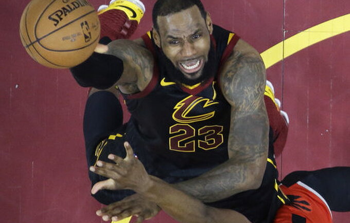 L.Jamesas pakomentavo „Raptors“ trenerio pasikeitimus (Scanpix nuotr.)