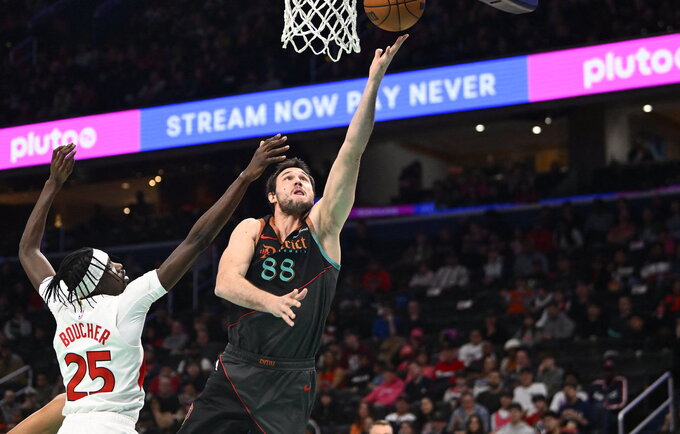 D.Gallinari liko be komandos (Scanpix nuotr.)