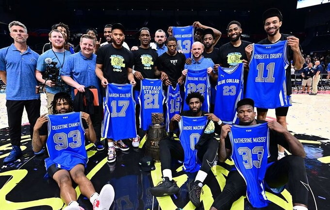 „Blue Collar U“ triumfavo žaisdami kilniu tikslu
