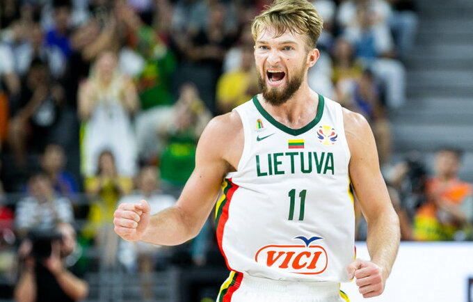 D.Sabonis pakilo įspūdingai (BNS nuotr.)