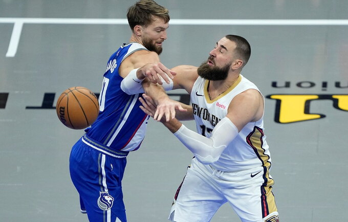 D.Sabonis surinko trigubą dublį, J.Valančiūnas – dvigubą (Scanpix nuotr.)