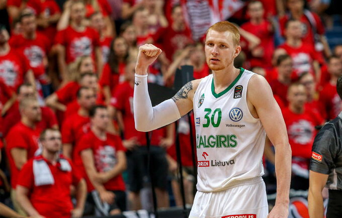 A.White'as bandys laimę NBA (Josvydas Elinskas, Fotodiena.lt)