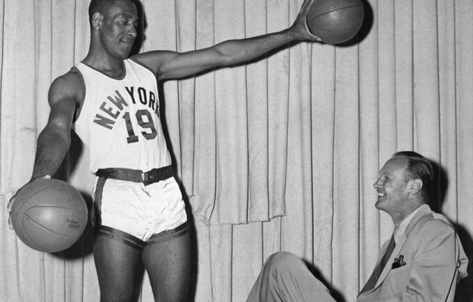 N.Cliftonas buvo vienas iš pirmųjų NBA juodaodžių