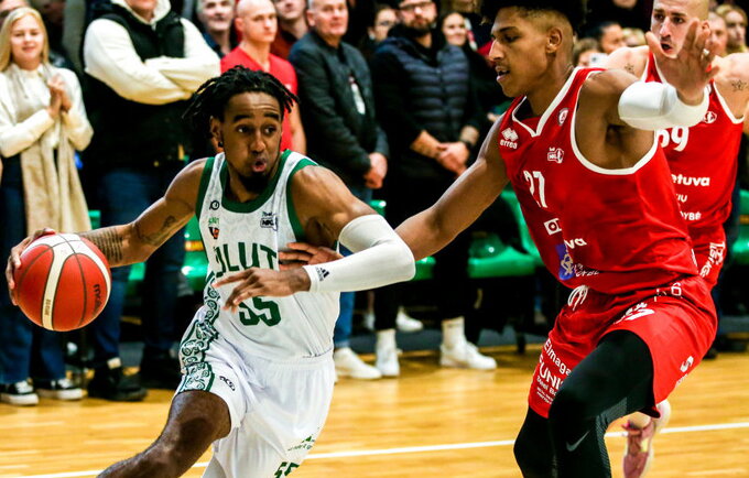 J.Warrenas pelnė 16 taškų (Foto: Matas Baranauskas)