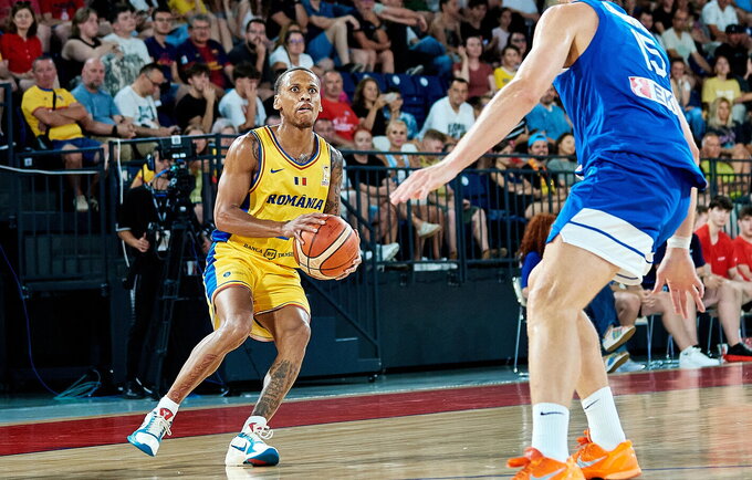 D.Russellas vedė į pergalę prieš Graikiją (FIBA nuotr.)