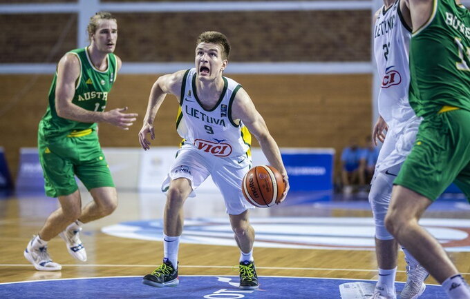 Nukentėjo D.Giedraičio čiurnos raiščiai (FIBA nuotr.)