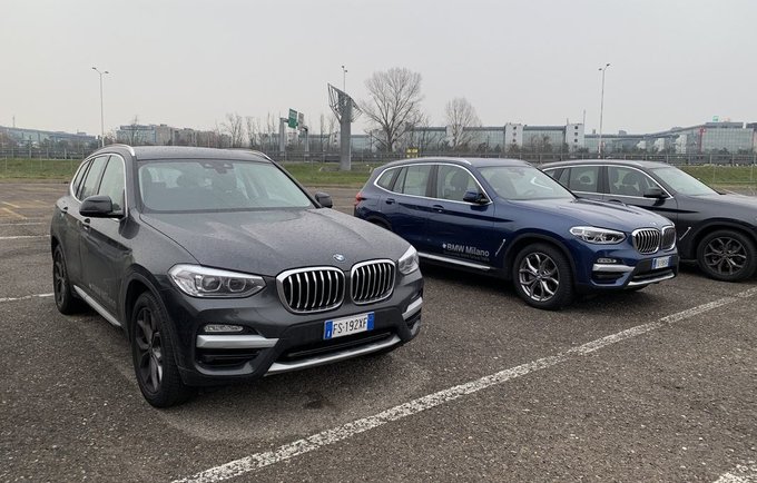 Tiek A.Gudaitis, tiek M.Kuzminskas vairuoja BMW X3 automobilį (Krepsinis.net nuotr.)