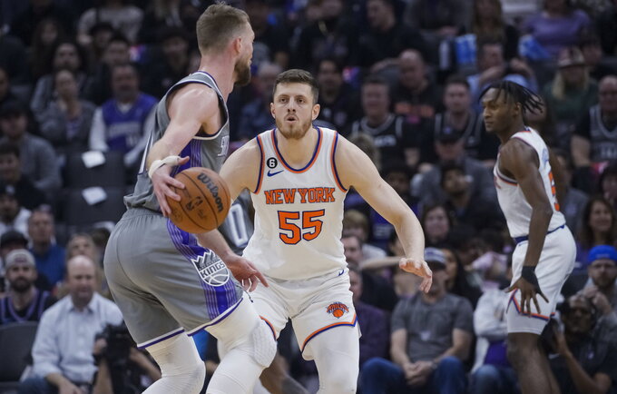 D.Sabonis pridarė problemų ir I.Hartensteinui (Scanpix nuotr.)
