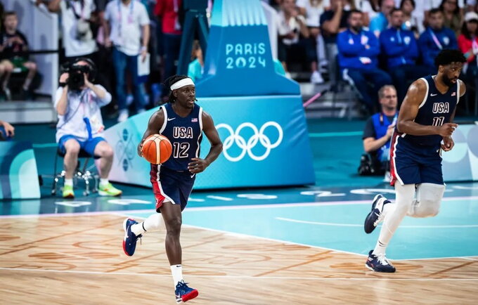 J.Holiday'us galės žaisti (FIBA nuotr.)