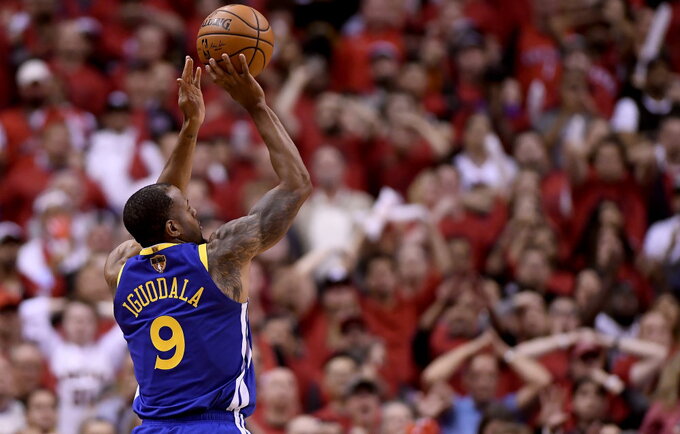 A.Iguodala dar gali grįžti į buvusią ekipą (Scanpix nuotr.)