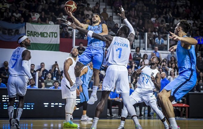 F.Campazzo neištempė Argentinos rinktinės (FIBA nuotr.)