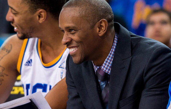 T.Edney su UCLA universitetu buvo laimėjęs NCAA pirmenybes