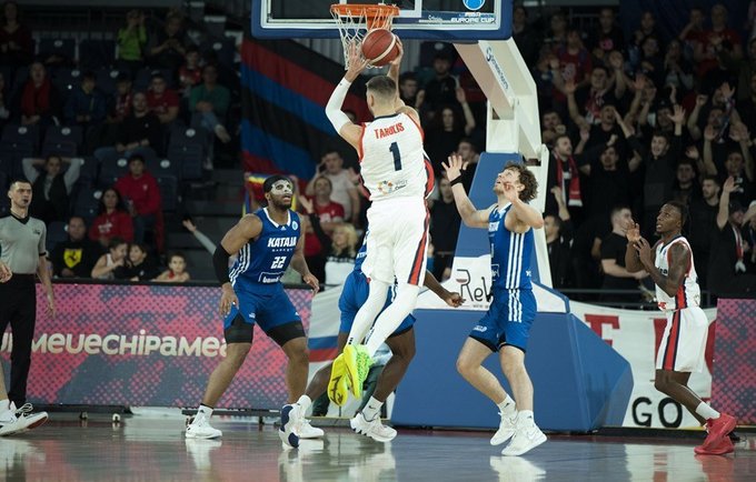 D.Tarolis daug metė pro šalį (FIBA Europe nuotr.)