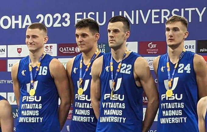 VDU ketveriukė triumfavo Katare