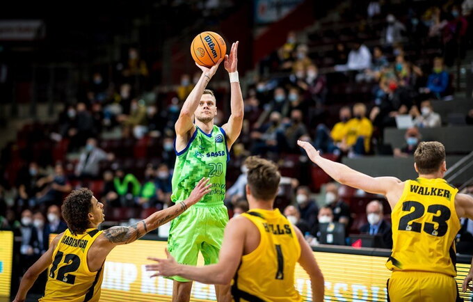 E.Bendžius buvo sunkiai sulaikomas (FIBA nuotr.)