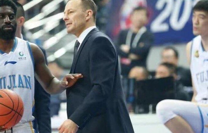 R.Jaručio komanda klysti nebegali