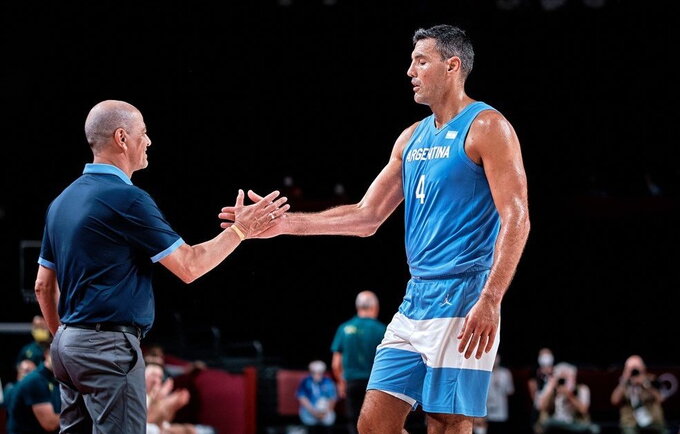 L.Scola imasi naujų darbų (FIBA nuotr.)