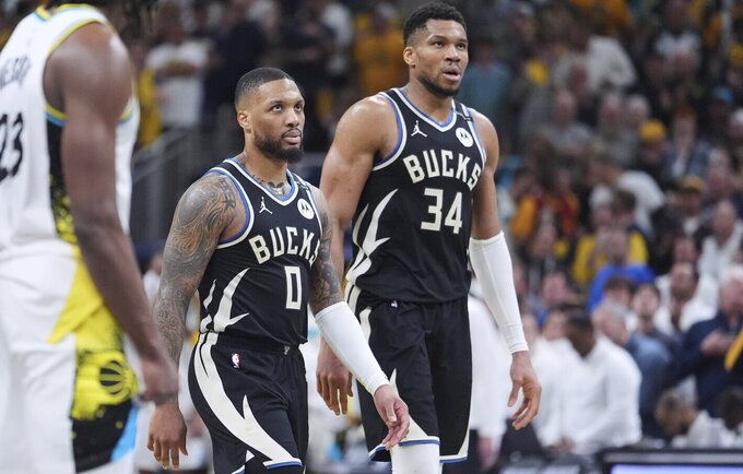 D.Lillardas ir G.Antetokounmpo lieka be pergalės (Scanpix nuotr.)