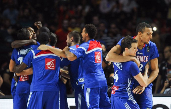 Prancūzijos rinktinės žaidėjai pademonstravo, kaip reikia giedoti himną (Fotodiena.lt)