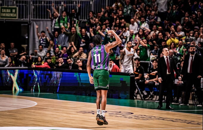 T.Carteris svarbiausiu metu truktelėjo komandą į priekį (FIBA nuotr.)