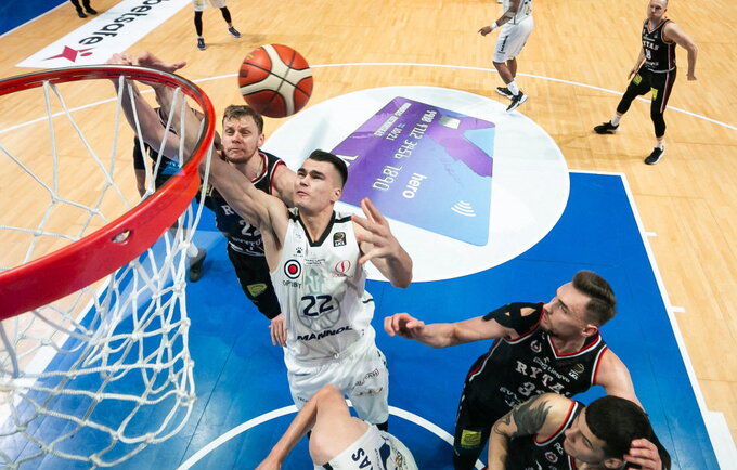 G.Masiulis varžovų metimus blokavo net 7 kartus (BNS nuotr.)