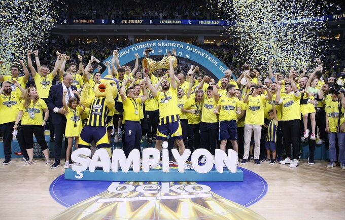 „Fenerbahče“ triumfavo Turkijoje