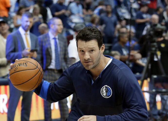 Dieną su „Mavericks“ praleidusiam T.Romo aikštelėje oficialiai pasirodyti neteko (Scanpix nuotr.)