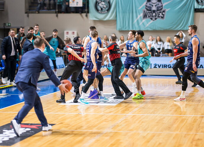 Rungtynių metu kilo incidentas (Foto: Rokas Lukoševičius)