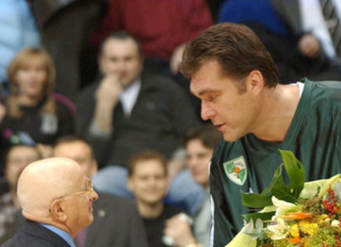 A.Sabonis tapo naudingiausiu Eurolygos reguliariojo sezono žaidėju 2004 m. (Scanpix)