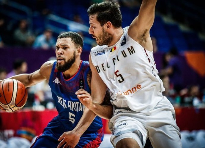 S.Van Rossomas atvedė belgus į pirmąją pergalę (FIBA Europe nuotr.)