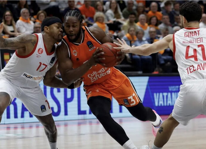 M.Fosteris pataikė lemiamą metimą (Euroleague.net)
