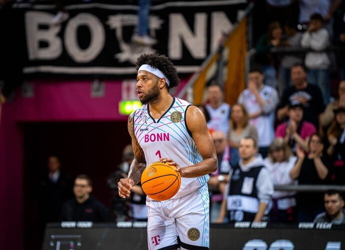 S.Flaggas keliasi į Vilnių (FIBA nuotr.)