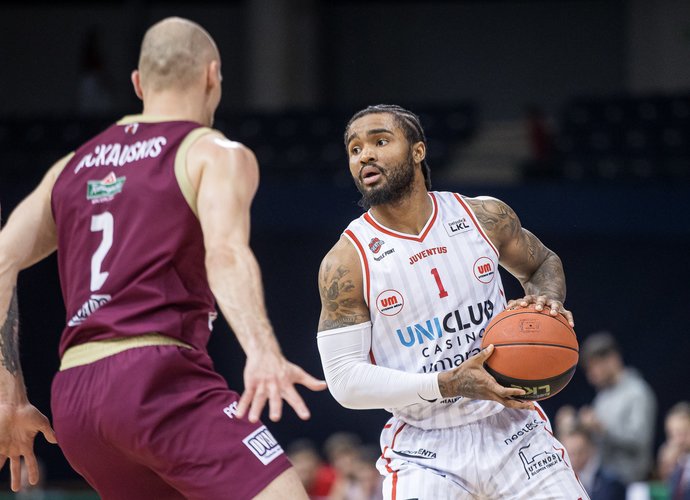 T.J.Starksas pataikė lemiamą baudos metimą („Betsafe-LKL“ nuotr.)