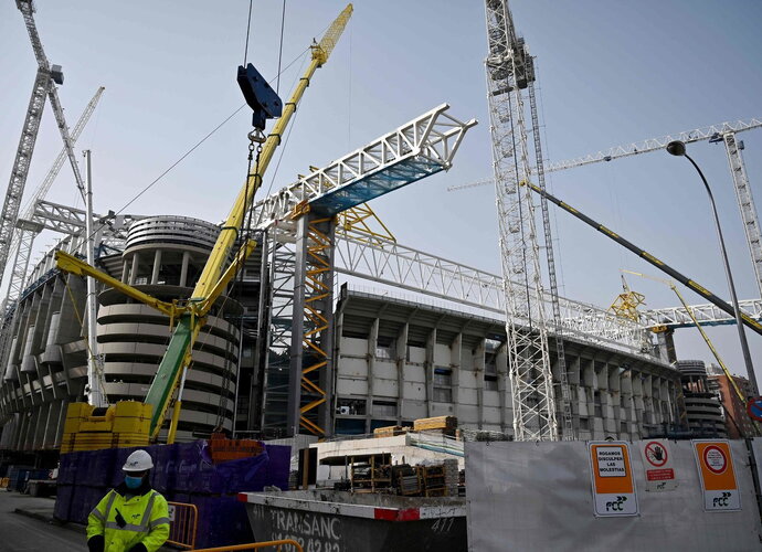 „Santiago Bernabeu“ galės priimti ir krepšinio mačus (Scanpix nuotr.)