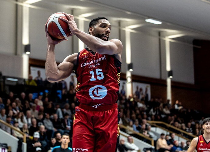 J.Okaforas keliasi į Kiniją (FIBA nuotr.)