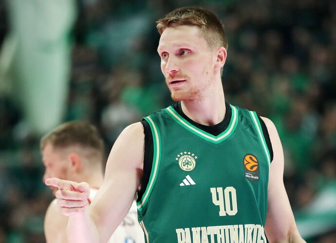 M.Grigonis aktyviai kilo nuo suolo