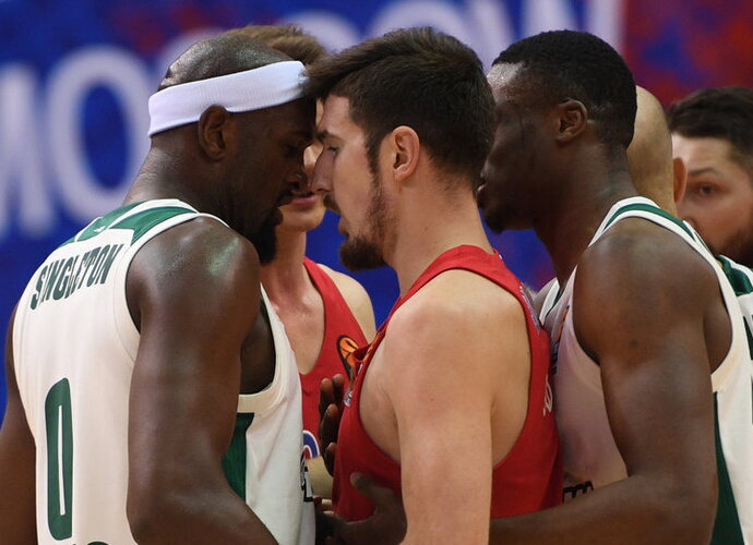 De Colo (Scanpix nuotr.)N.De Colo įsivėlė į konfliktą su „Panathinaikos“ žaidėjais