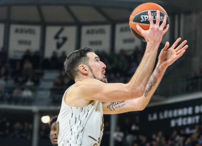 N.De Colo buvo sunkiai sulaikomas