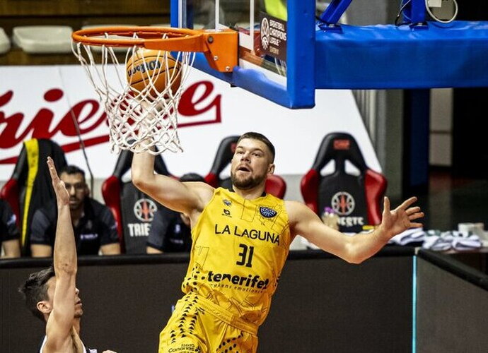 R.Giedraitis buvo kuklus (FIBA Europe nuotr.)