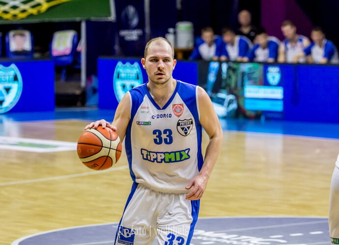 J.Elmore'as atvyksta į Šiaulius
