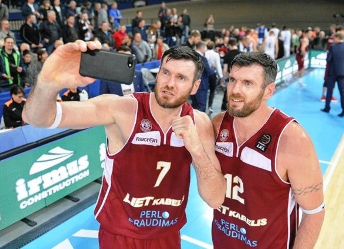 „La Broliai“ paskyra auga itin sparčiai (Rokas Lukoševičius, Fotodiena.lt)