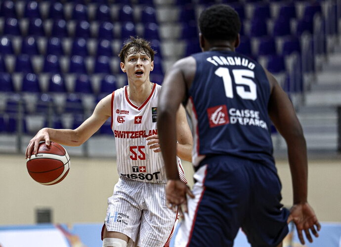 J.Šivickas žais prieš Lietuvos rinktinę (FIBA nuotr.)
