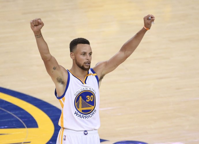 S.Curry triumfuoja – kitąmet joks pasaulio krepšininkas neuždirbs daugiau už jį (Scanpix nuotr.)