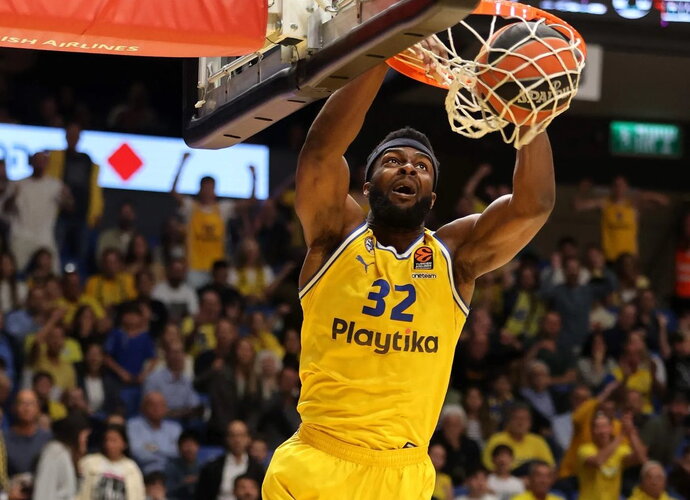 J.Nebo fiksavo dvigubą dublį (Euroleague.net)